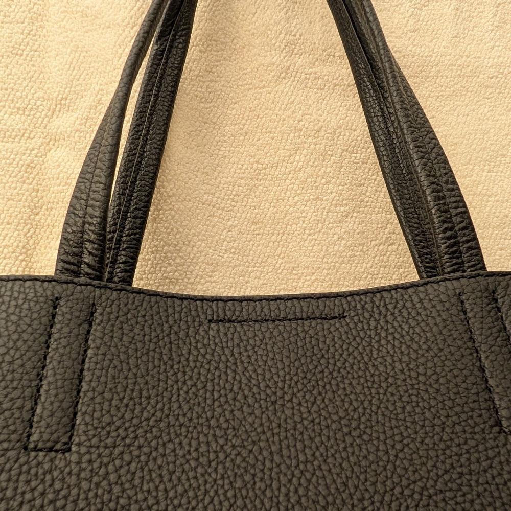Banana Republic  Black Leather Tote Bag - Picture 2 of 9